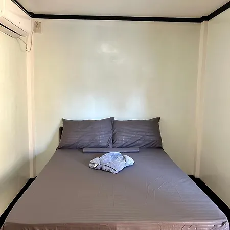 Islanders Hostel Port Barton-2